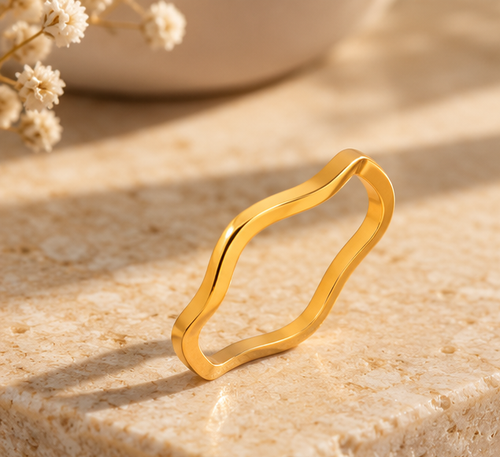 CIMOSA Minimalist Wave Ring – editorial image 1