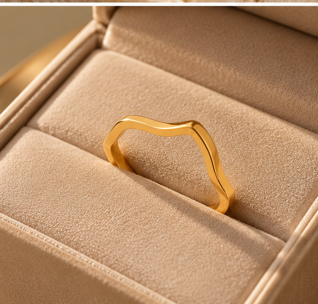 CIMOSA Minimalist Wave Ring – editorial image 3